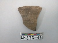 藏品(灰色夾砂陶口緣殘件)的圖片